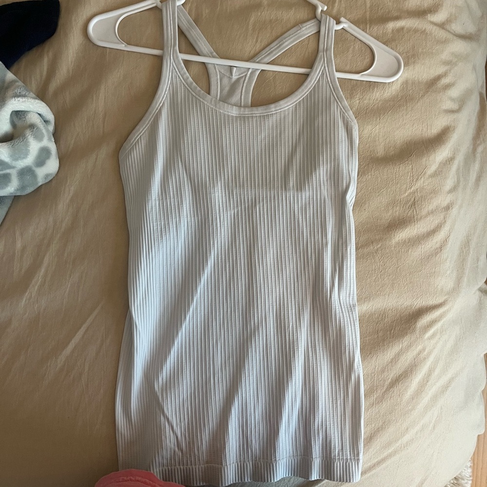 size 4 lululemon ebb to street tank